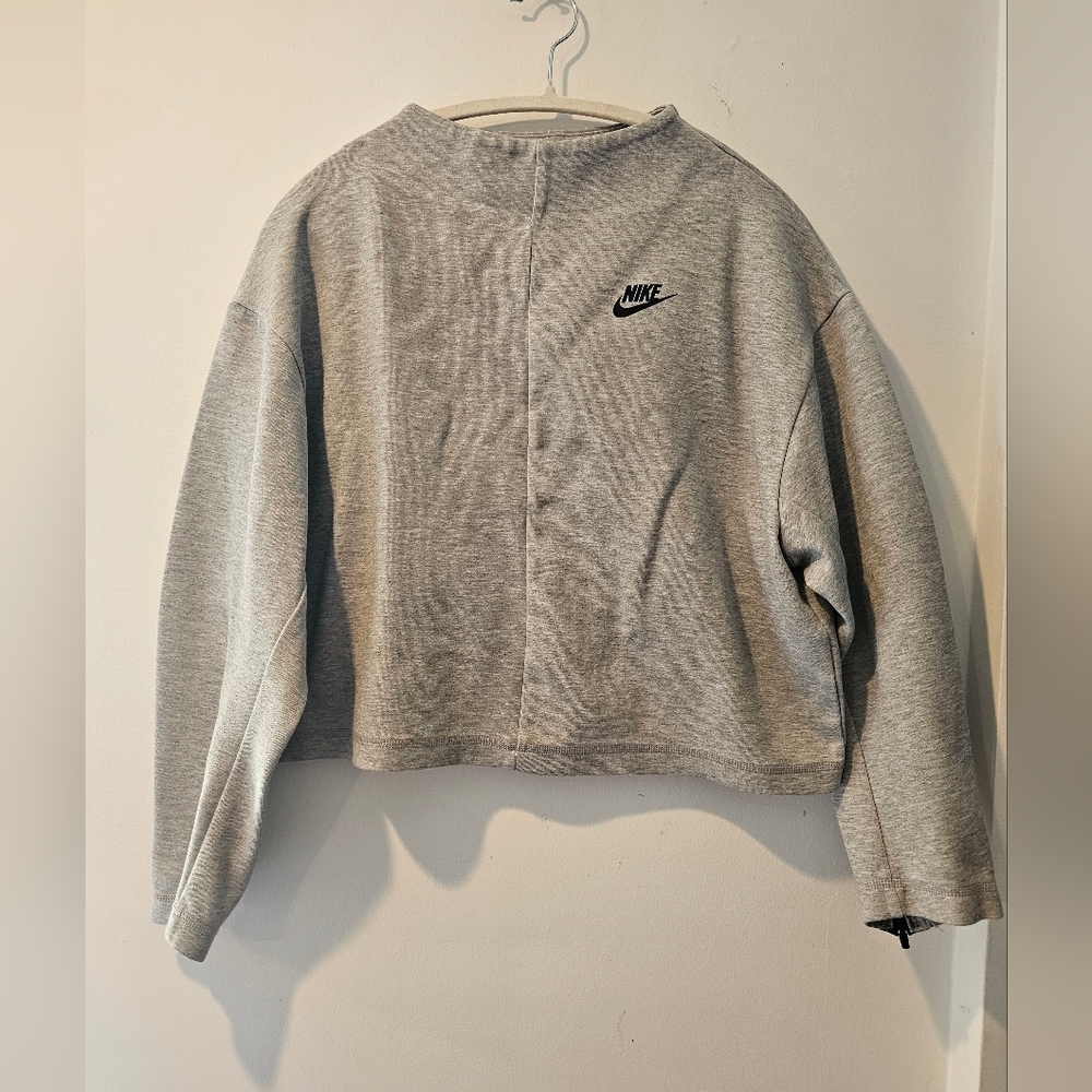 Nike Cropped Long Sleeve Top Gray Size Small Athleisure